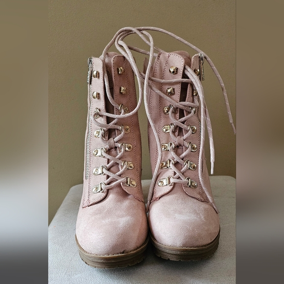 Guess Boots ✨️Almost New✨️ - Picture 4 of 13